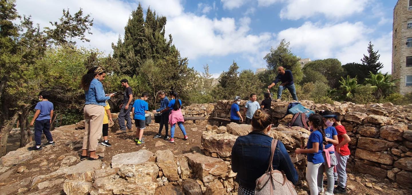 以色列經常舉辦聖經考古挖寶的親子活動。（圖／翻攝自FB@Israel Antiquities Authority）